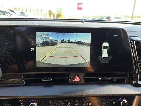 Used 2025 Kia Sportage EX FWD image 19