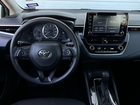 Used 2021 Toyota Corolla LE image 12
