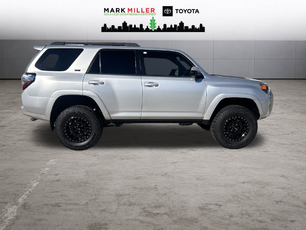 Used 2016 Toyota 4Runner SR5 AWD/4WD image 6