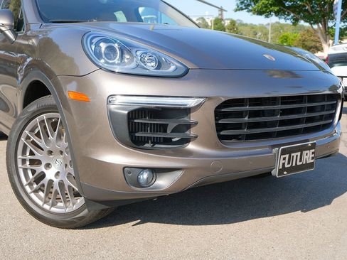 Used 2015 Porsche Cayenne S image 7