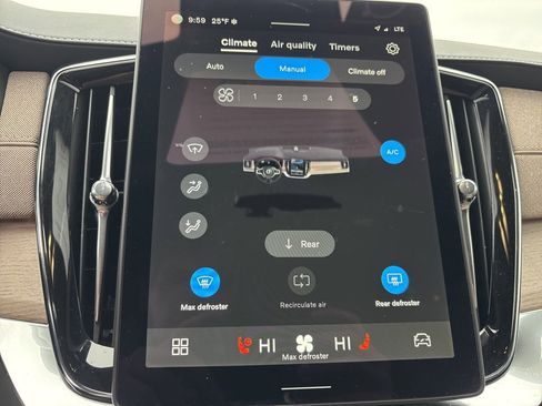 Certified 2025 Volvo XC90 B6 Plus image 27