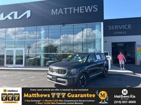 Certified 2023 Kia Telluride S w/ S Sunroof Package AWD/4WD image 1
