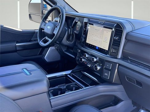 New 2026 Ford F250 Platinum w/ FX4 Off-Road Package image 11