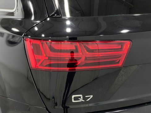 Used 2018 Audi Q7 3.0T Premium Plus w/ Premium Plus Package image 36