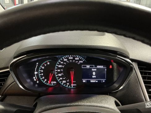 Used 2019 Chevrolet Trax LT w/ LT Convenience Package image 25