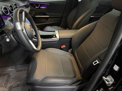 Used 2025 Mercedes-Benz C 300 4MATIC Sedan image 24