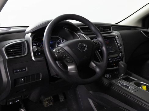 Used 2019 Nissan Murano S image 5