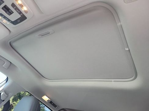 Used 2023 Toyota Sienna XLE image 20