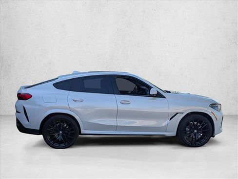 Used 2022 BMW X6 xDrive40i w/ Executive Package image 4