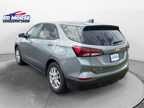 Used 2024 Chevrolet Equinox LS w/ LS Convenience Package FWD image 3