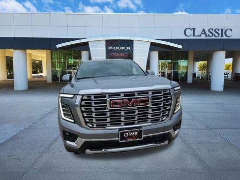 Used 2025 GMC Yukon XL Denali RWD image 3