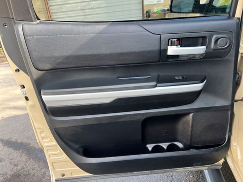 Used 2019 Toyota Tundra SR5 w/ SR5 Upgrade Package image 31