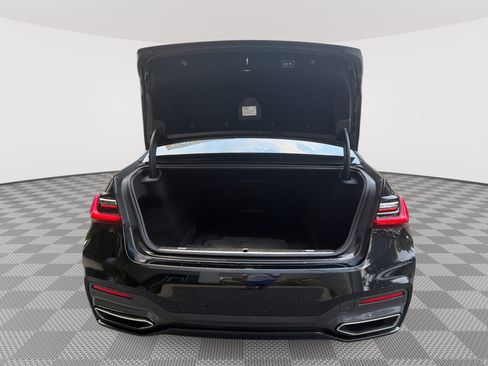 Used 2020 BMW 750i xDrive w/ Executive Package AWD/4WD image 21