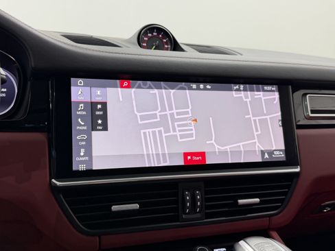 Certified 2021 Porsche Cayenne Turbo S AWD/4WD image 48