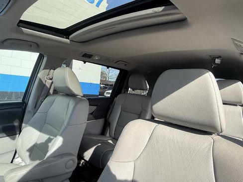 Used 2016 Honda Odyssey EX-L image 9