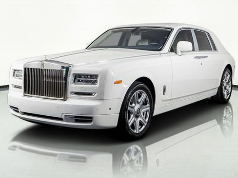 Used 2016 Rolls-Royce Phantom Sedan image 20