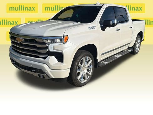Used 2024 Chevrolet Silverado 1500 High Country w/ High Country Premium Package AWD/4WD image 14