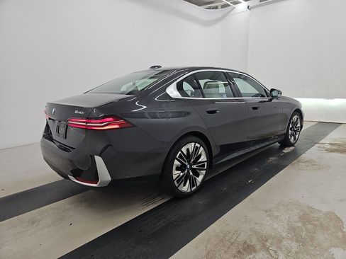 Used 2025 BMW 540i xDrive image 3