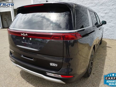 Used 2023 Kia Carnival EX FWD image 11