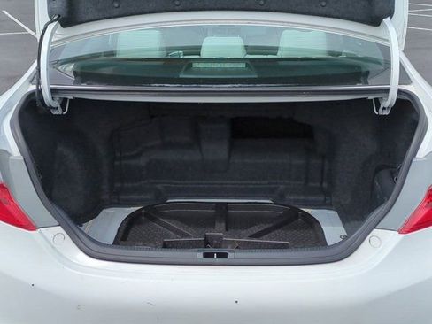 Used 2014 Toyota Camry XLE w/ Leather Package FWD image 17