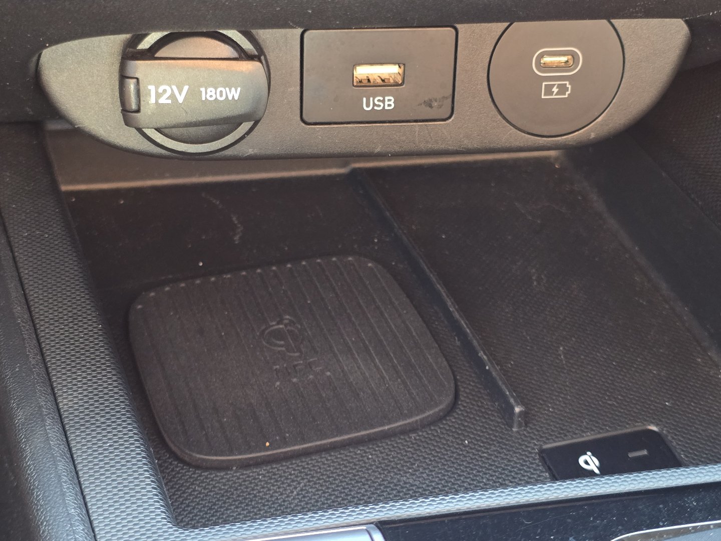 Used 2024 Hyundai Elantra Limited FWD image 10