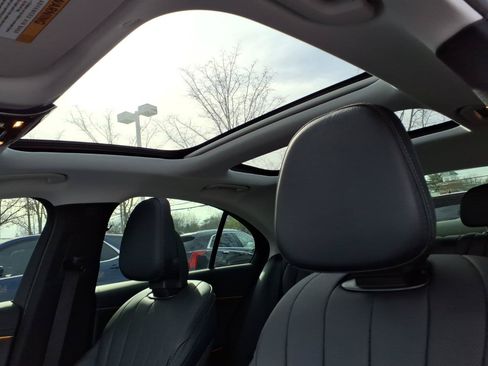 Used 2024 Mercedes-Benz E 350 4MATIC Sedan image 25