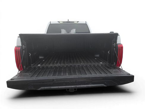 Used 2023 Toyota Tundra SR5 w/ SR5 Convenience Package AWD/4WD image 5