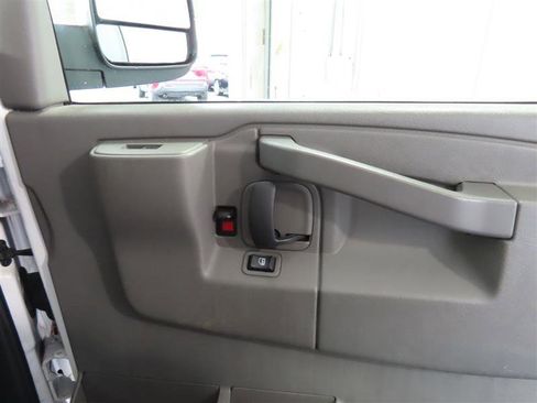 Used 2016 Chevrolet Express 3500 LT w/ LT Preferred Equipment Group image 25