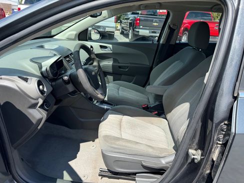 Used 2016 Chevrolet Sonic LT w/ Wheels and Fog Lamp Package FWD image 9