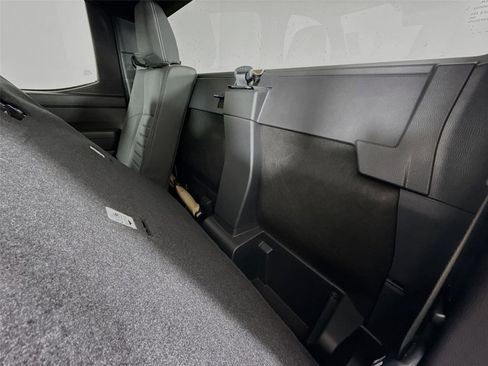 Used 2024 Toyota Tacoma TRD Off-Road image 33