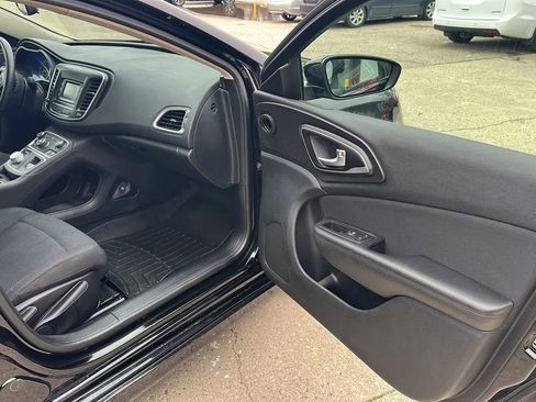 Used 2016 Chrysler 200 LX image 17