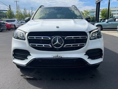 Used 2022 Mercedes-Benz GLS 450 4MATIC image 2
