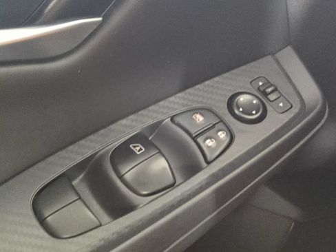 Used 2025 Nissan Sentra SV FWD image 27
