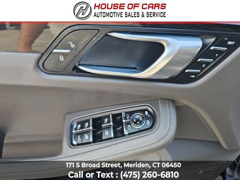 Used 2018 Porsche Macan image 57