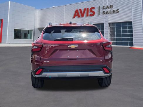 Used 2025 Chevrolet Trax LT w/ LT Convenience Package FWD image 7