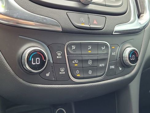 Certified 2024 Chevrolet Equinox LT FWD image 25