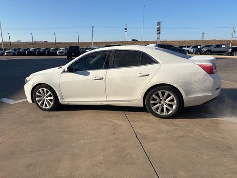 Used 2015 Chevrolet Malibu LT image 3