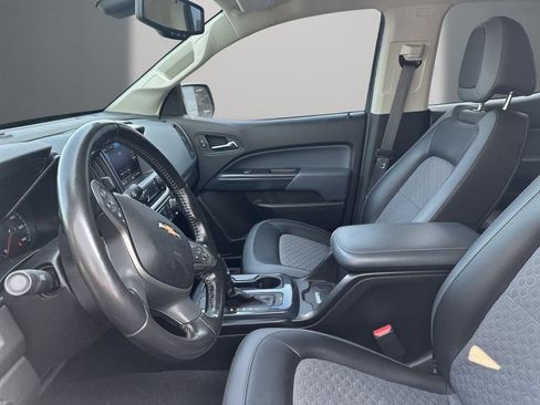 Used 2019 Chevrolet Colorado Z71 AWD/4WD image 11