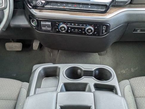 Used 2025 Chevrolet Silverado 1500 LT AWD/4WD image 19