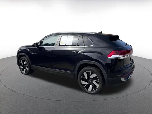 Used 2025 Volkswagen Atlas Cross Sport SE image 10