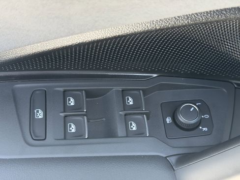 New 2026 Volkswagen Tiguan SE R-Line FWD image 15