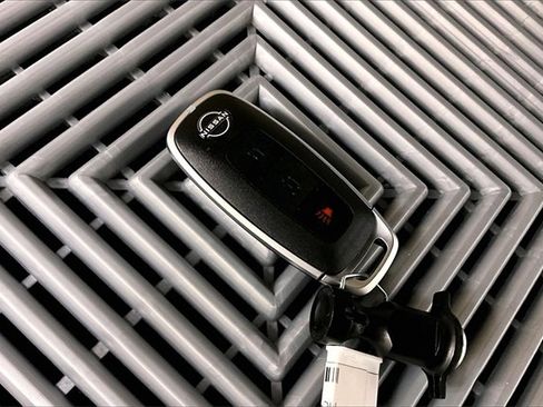 New 2025 Nissan Kicks SR w/ Illumination Package image 13