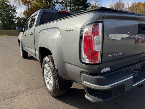 Used 2018 GMC Canyon SLE image 10