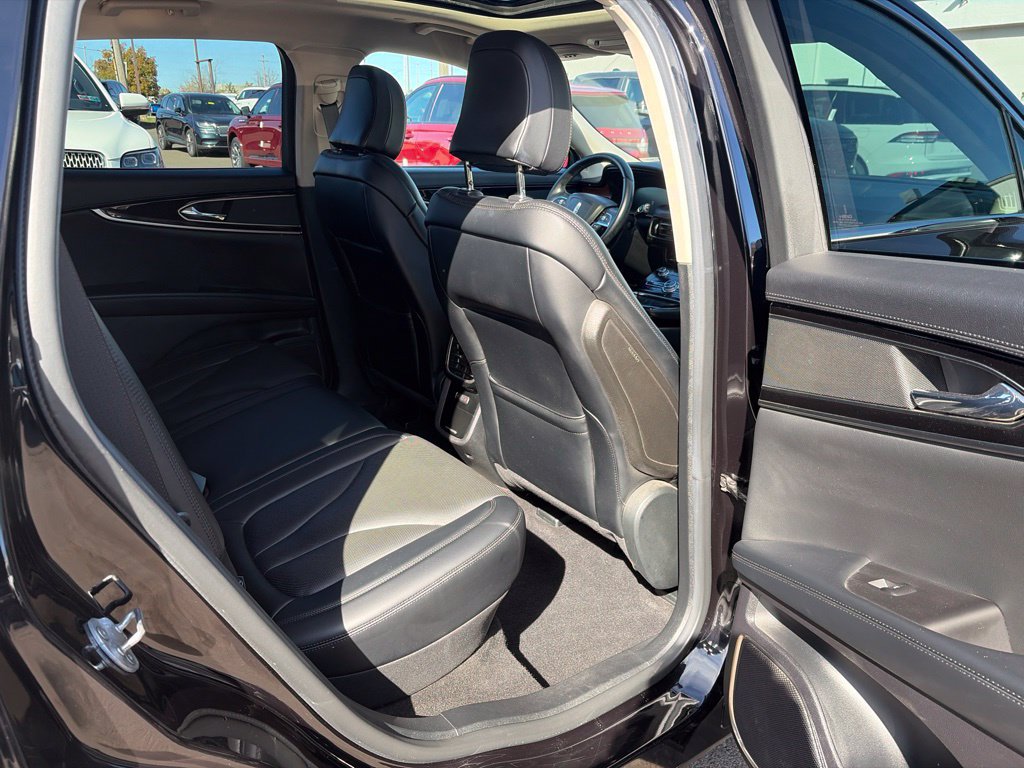 Used 2022 Lincoln Nautilus Reserve w/ Monochromatic Package AWD/4WD image 16