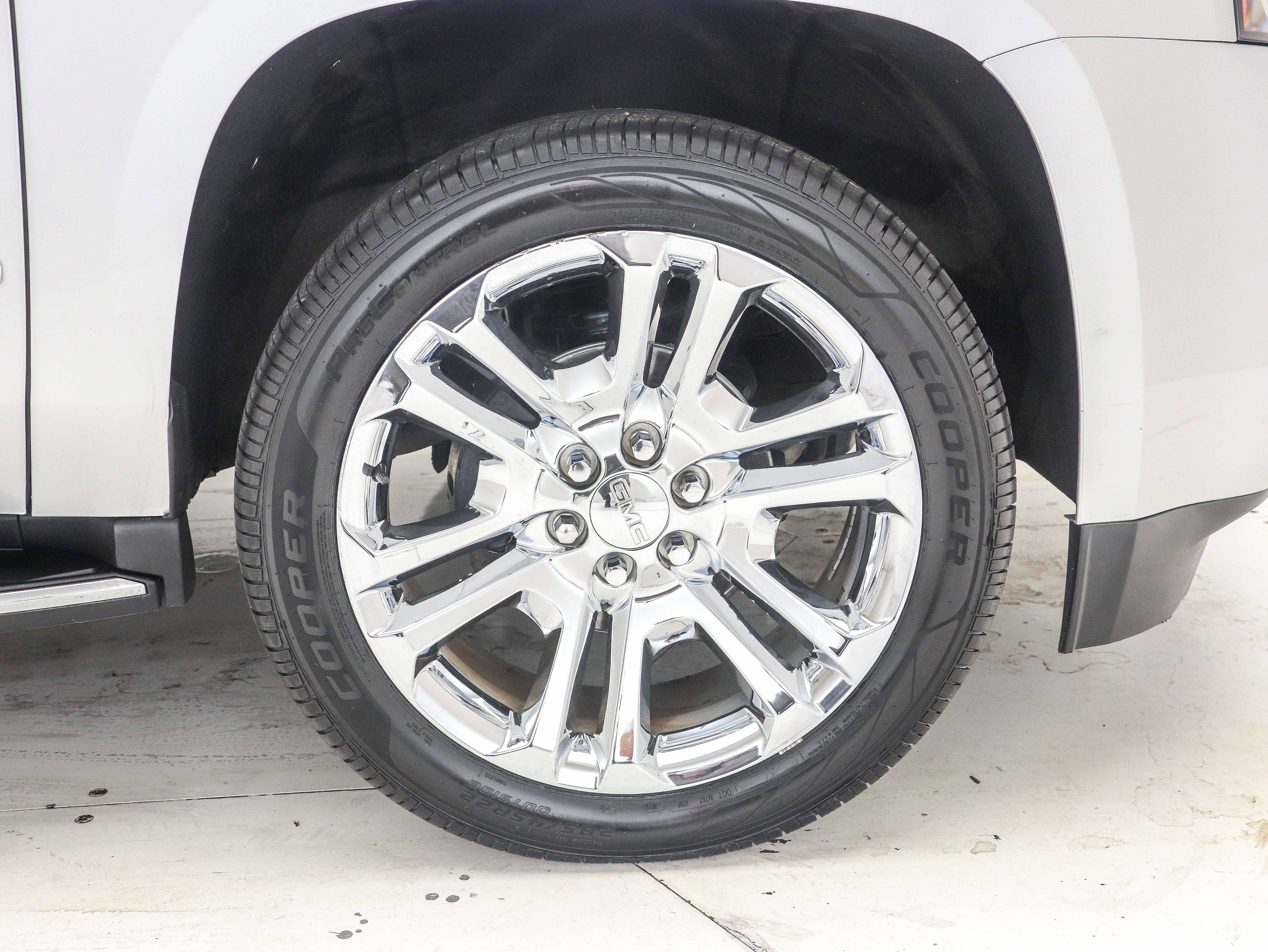 Used 2020 GMC Yukon XL SLT w/ Premium Edition AWD/4WD image 35