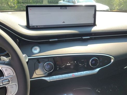 Used 2025 Genesis GV70 2.5T image 16