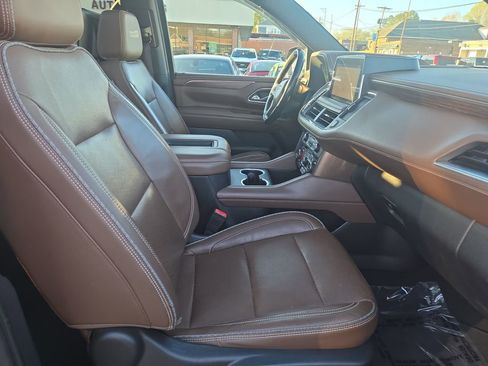 Used 2021 Chevrolet Tahoe High Country w/ Premium Package image 25