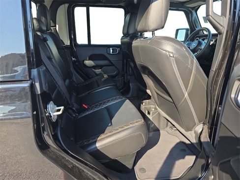 Used 2023 Jeep Gladiator Overland image 26