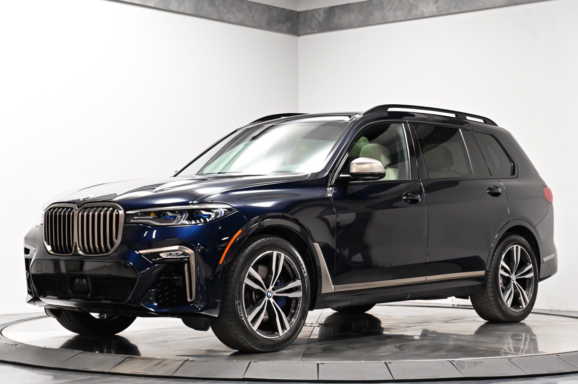 Used 2021 BMW X7 M50i AWD/4WD image 2