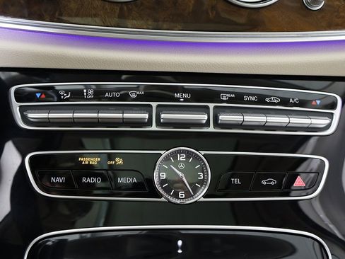 Used 2017 Mercedes-Benz E 300 4MATIC image 53